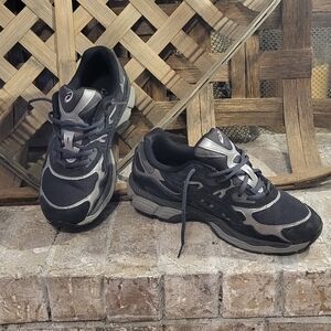ASICS GEL-NYC, Size 10, Graphite/Gray/Black Athletic Shoes